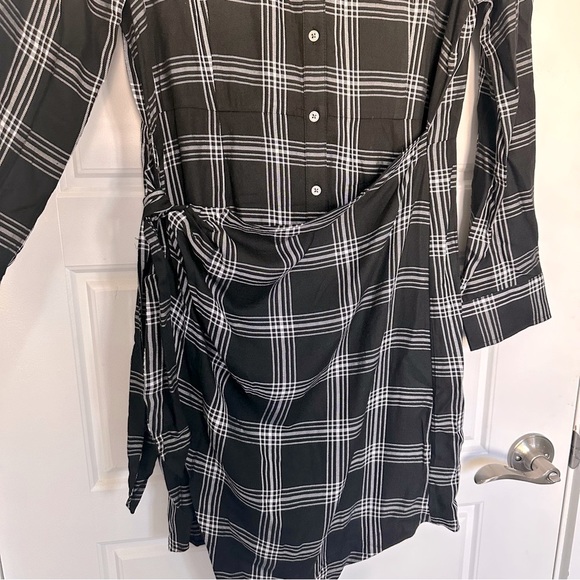 UNTUCKit Black and White Asymmetrical Long Sleeve Dress, Size 10 - Picture 5 of 5